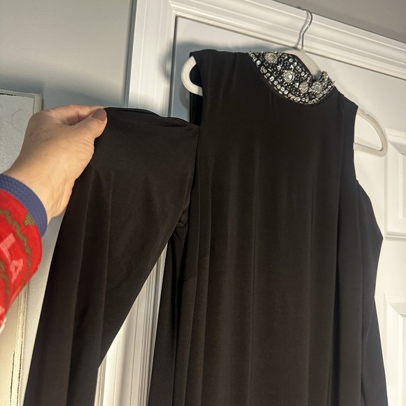 NWT Avenue Formal Dress Size 14 Long Sleeve With Cold Shoulder - Picture 2 of 13